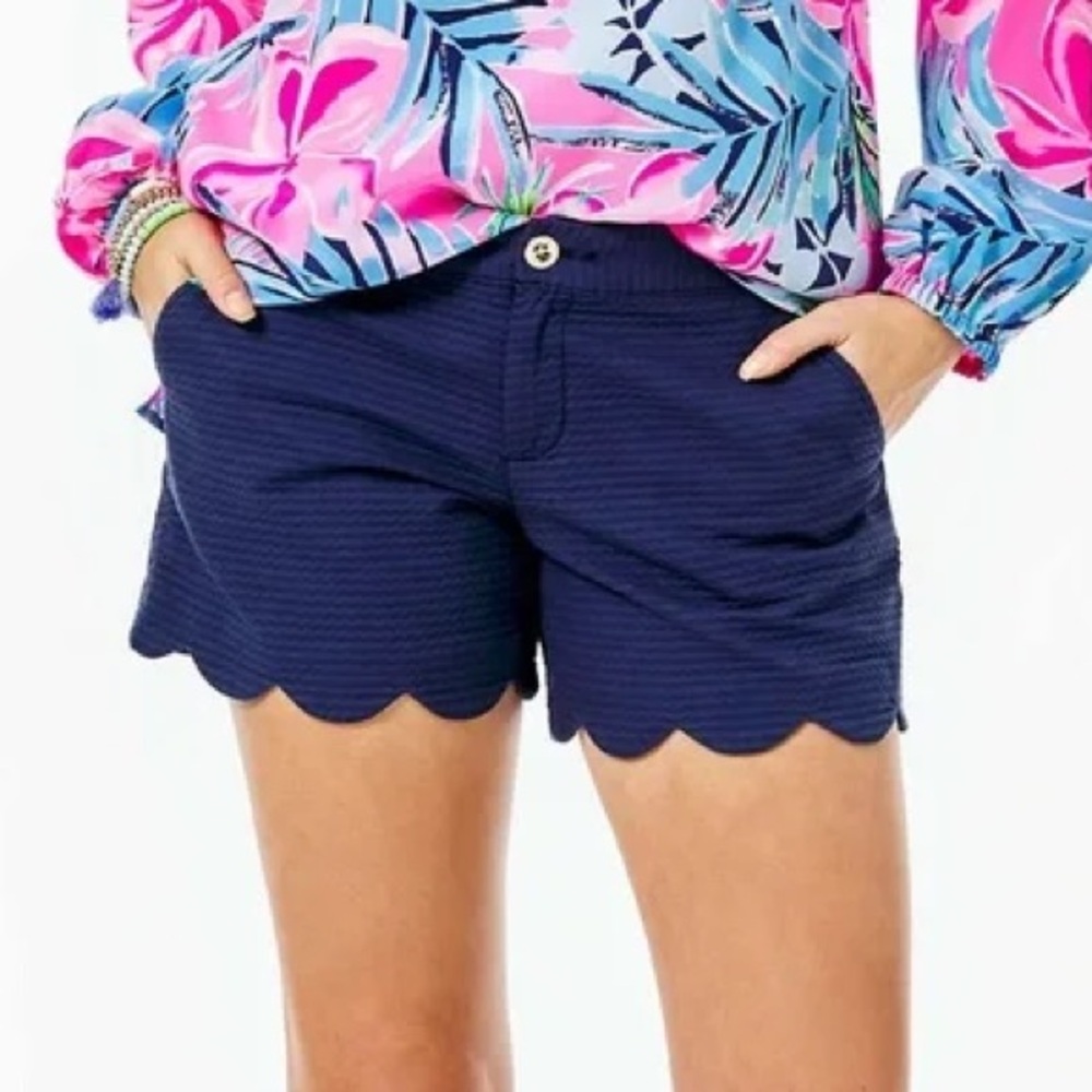 Lilly Pulitzer Navy Textured Buttercup Shorts size 10